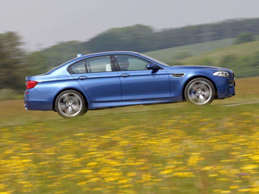  BMW M5 2011 года  (фото 2 из 344)